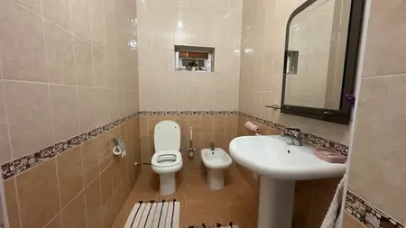 1-этажный дом − 400 м², 8 сот.