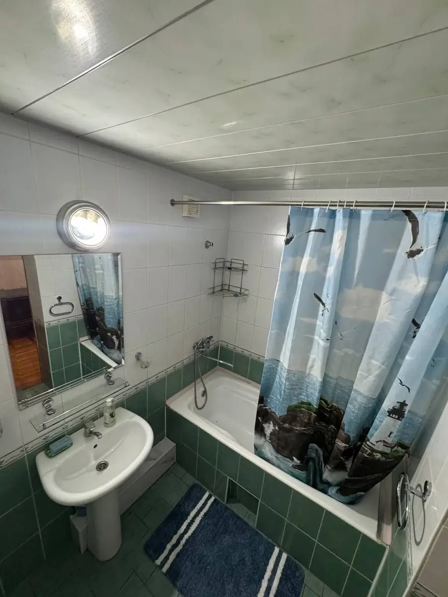 5 dan ortiq dan 5 dan ortiq xona kvartirada, 4/6 qavat