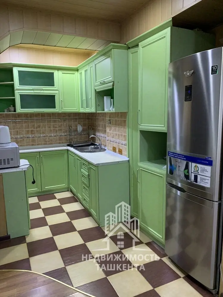 Продается 3-комнатная квартира − 80 м²