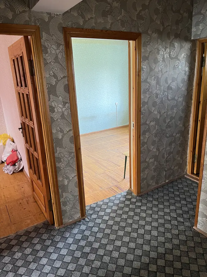 3 xonali kvartira sotiladi − 73 m²