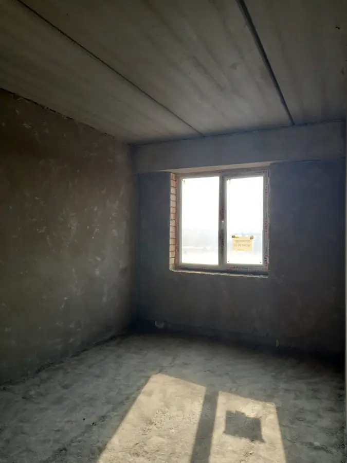 2 xonali kvartira sotiladi − 52 m²