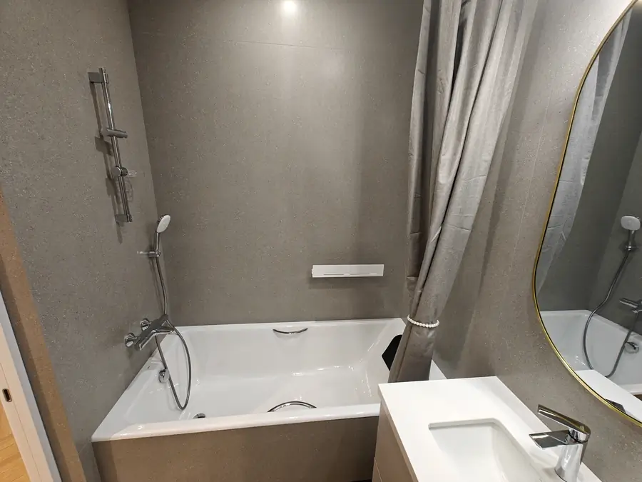 Сдается 2-комнатная квартира − 66 м²