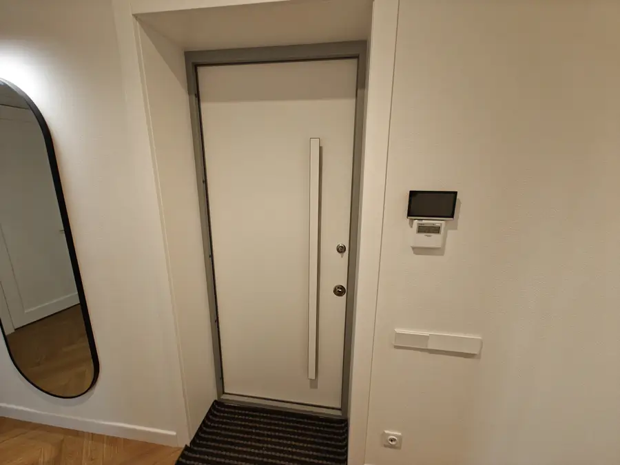 Сдается 2-комнатная квартира − 66 м²