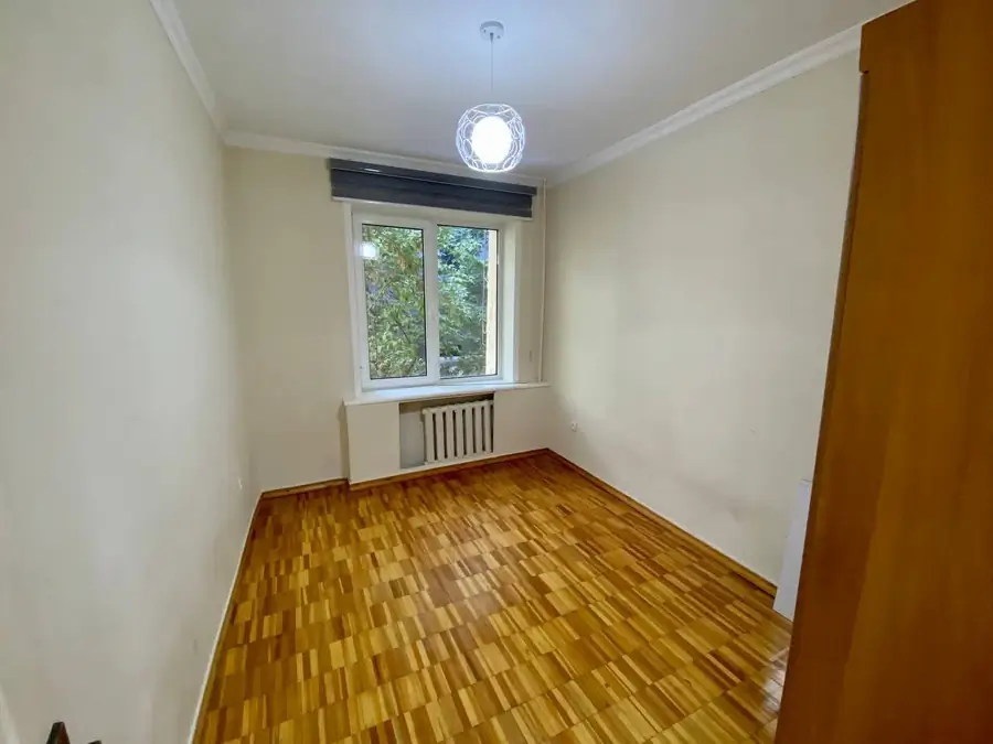 3 xonali kvartira sotiladi − 70 m²