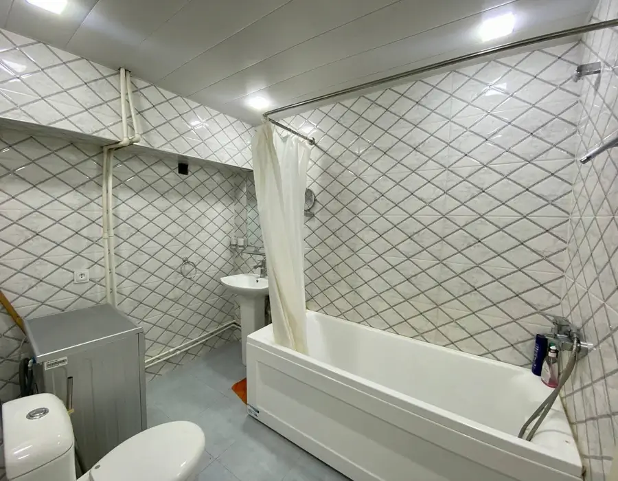 3 xonali kvartira sotiladi − 70 m²