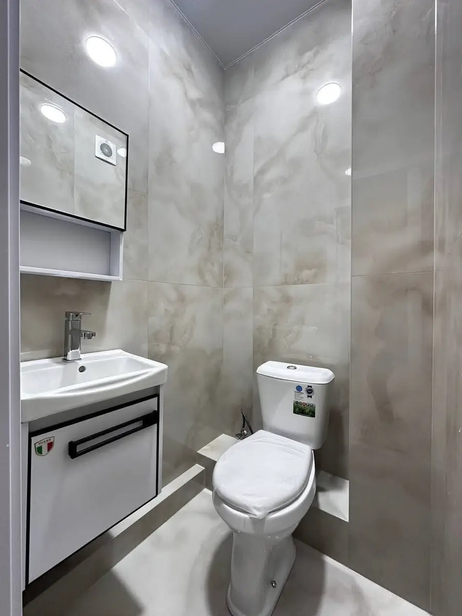 3 xonali kvartira sotiladi − 72 m²