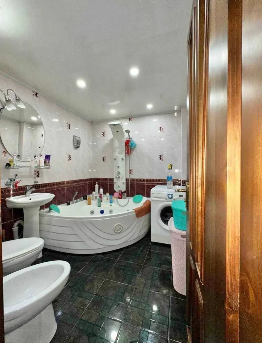 Продается 3-комнатная квартира − 73 м²