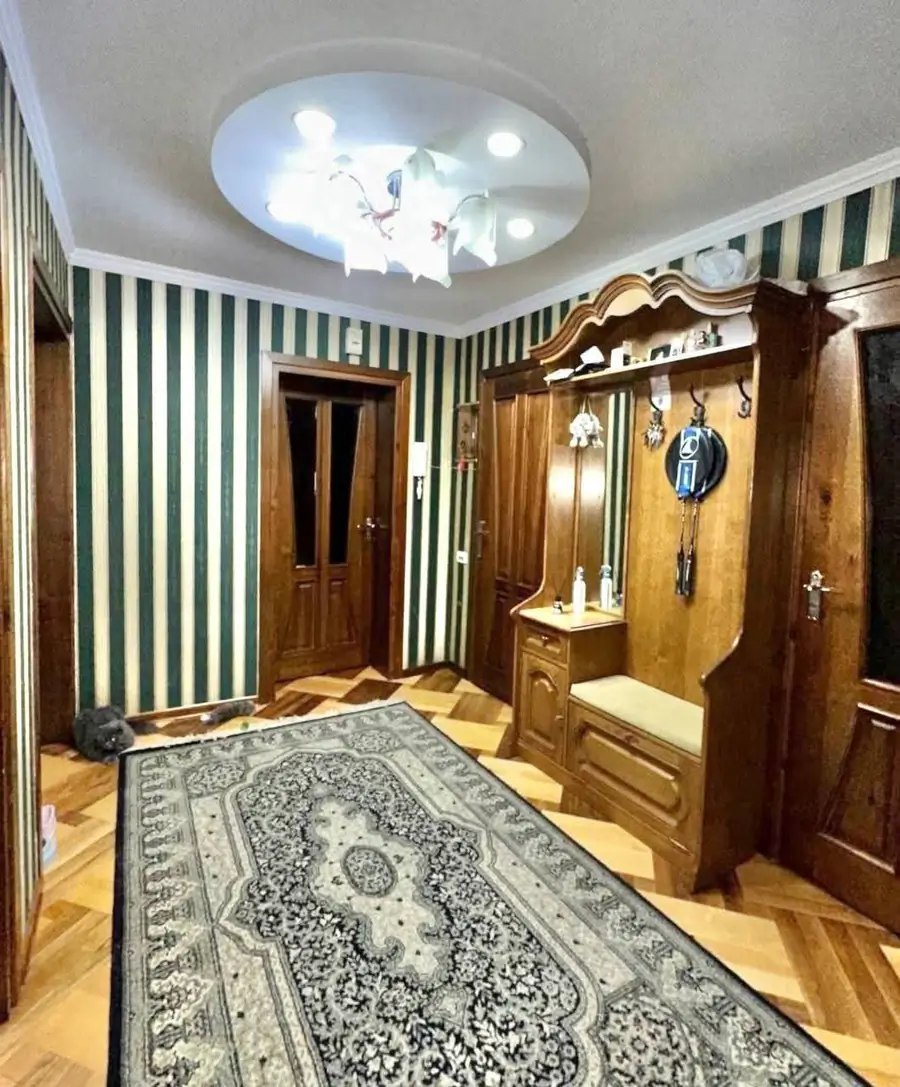 Продается 3-комнатная квартира − 73 м²