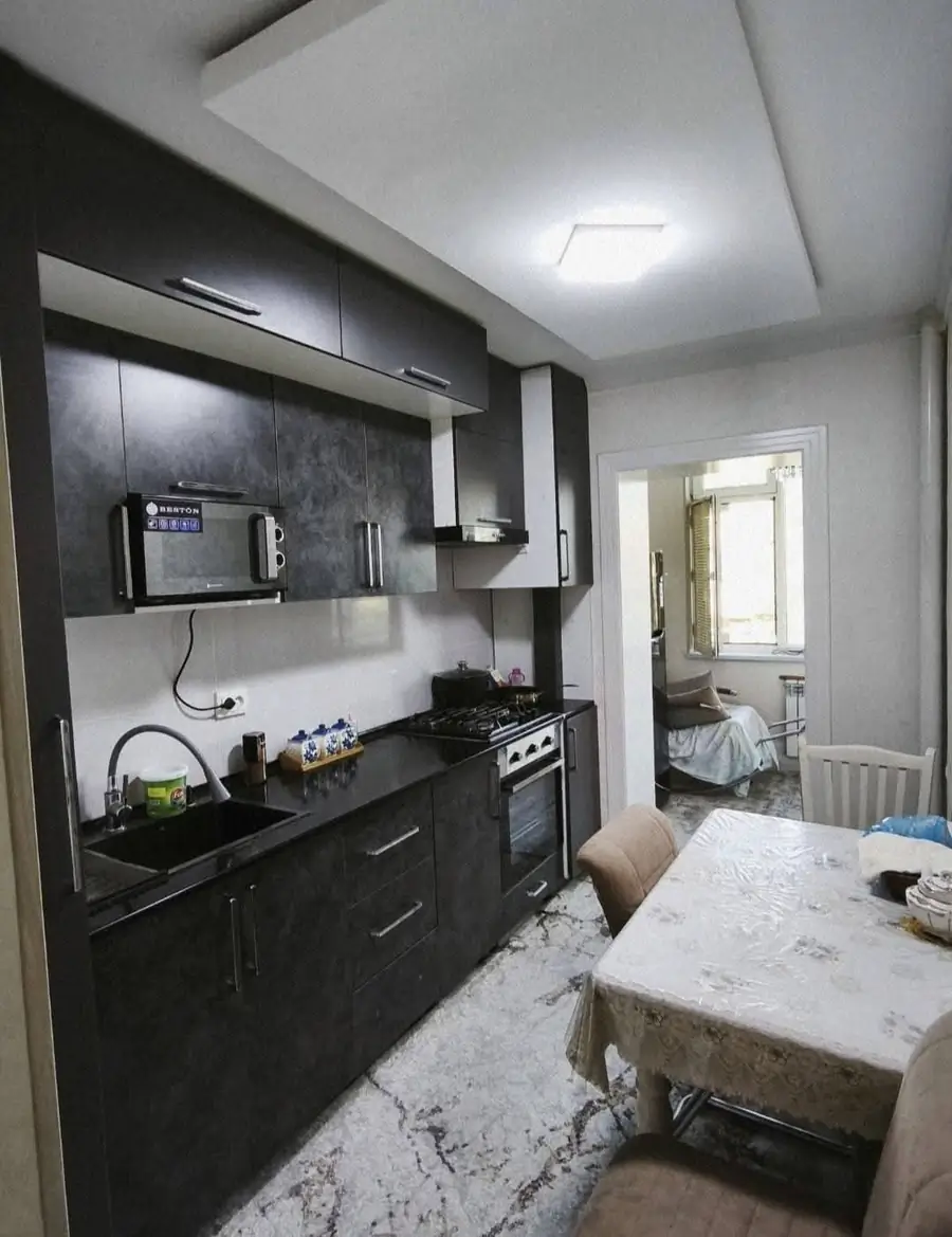 Продается 3-комнатная квартира − 74 м²