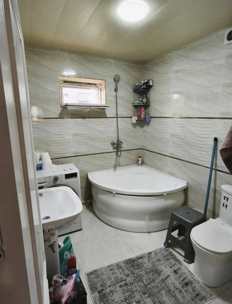 Продается 3-комнатная квартира − 74 м²