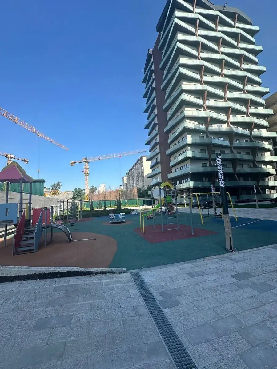 3 xonali kvartira sotiladi − 98 m²