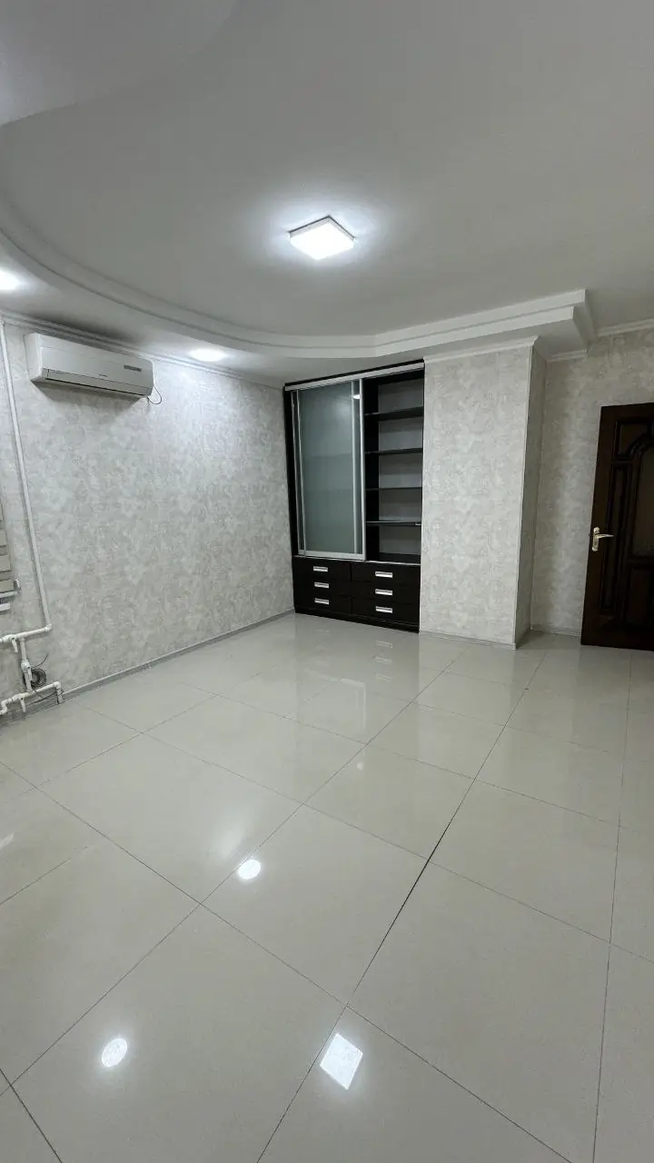 Ofis − 100 m², 1/9 qavat