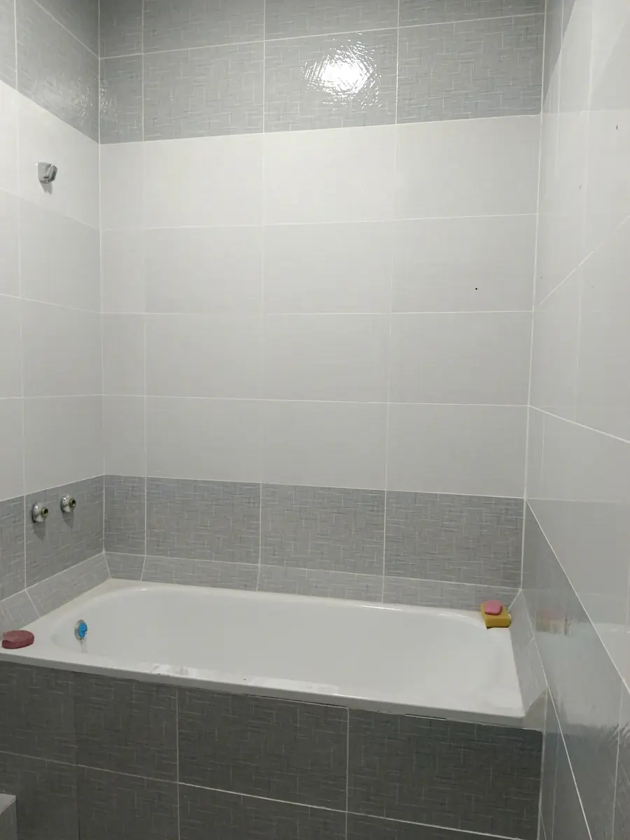 2 xonali kvartira sotiladi − 54 m²