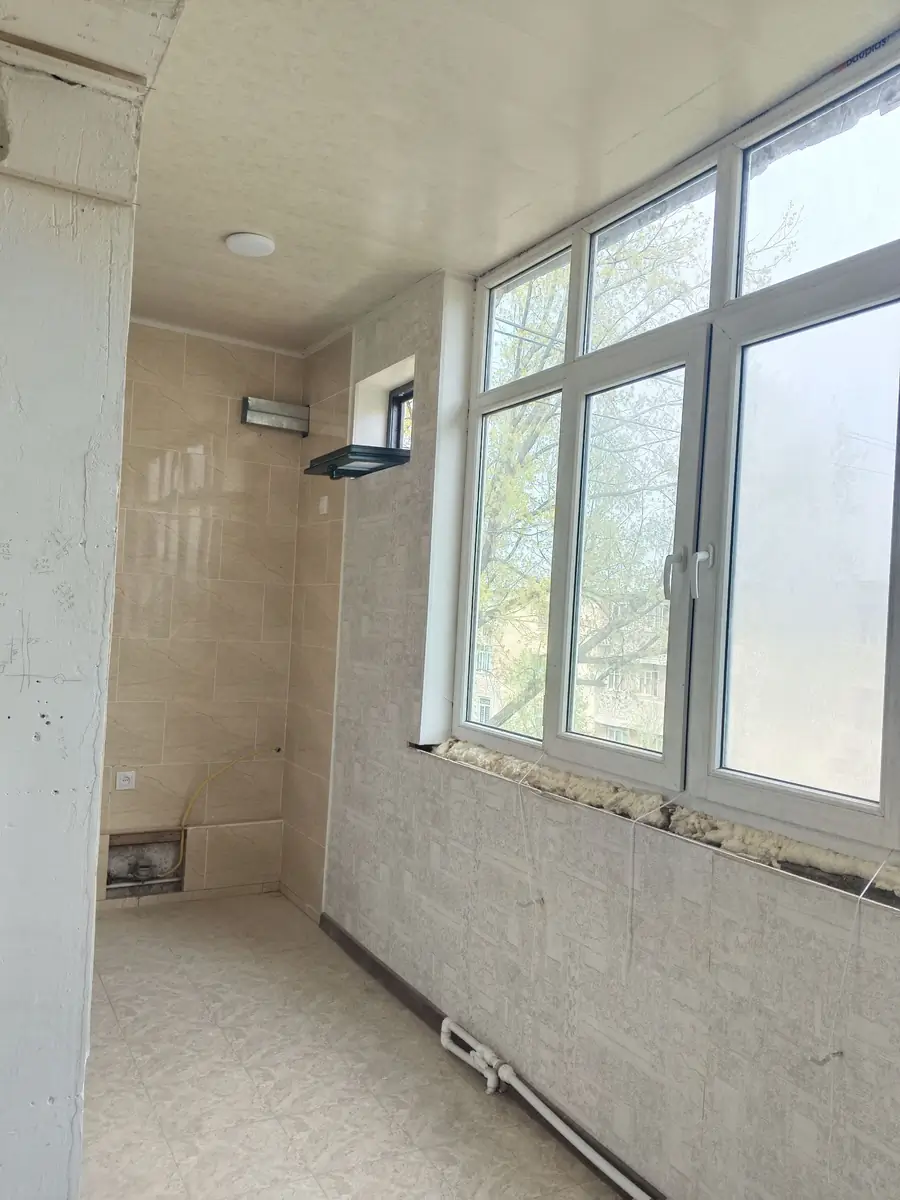 2 xonali kvartira sotiladi − 54 m²