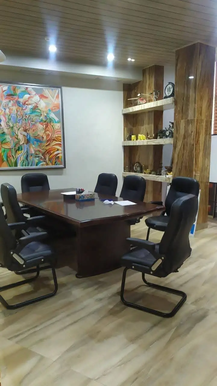 Ijaraga ofis − 253 m²