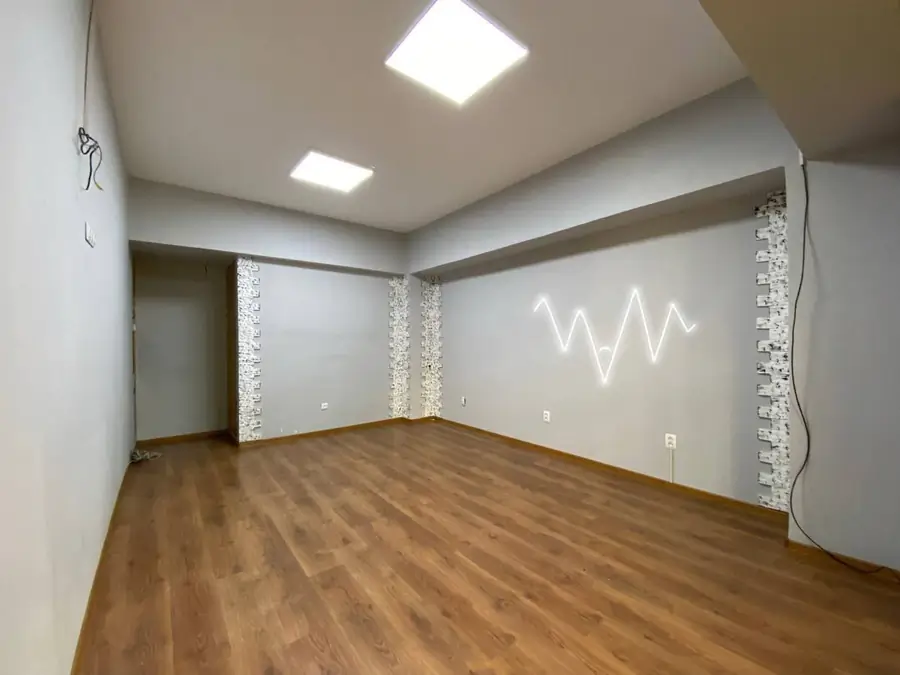 Ofis − 50 m², 1/9 qavat