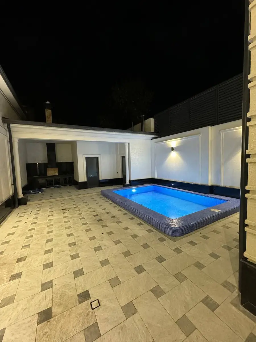 2 qavatli uy − 360 m², 3 sot. 