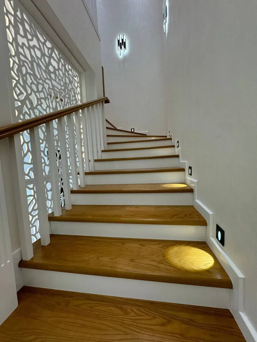 2 qavatli uy sotiladi − 360 m²