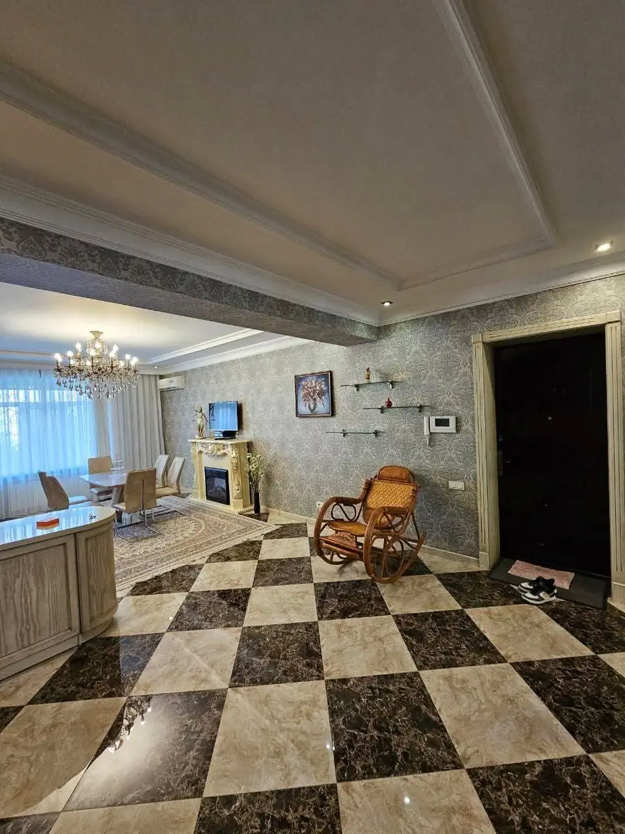 Ijaraga 2 xonali kvartira − 120 m²