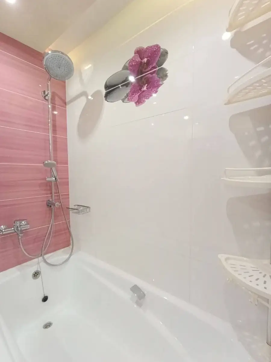 Сдается 3-комнатная квартира − 90 м²