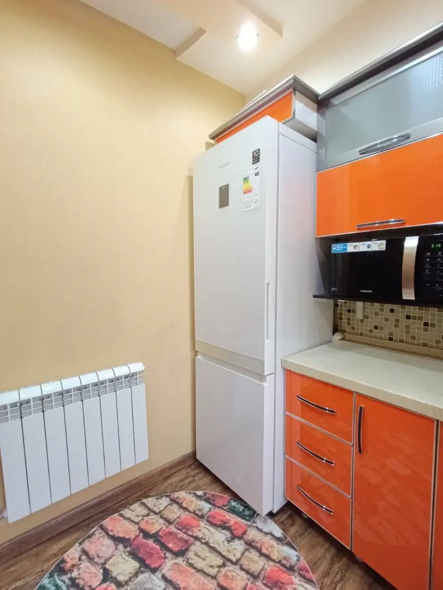 Сдается 3-комнатная квартира − 90 м²