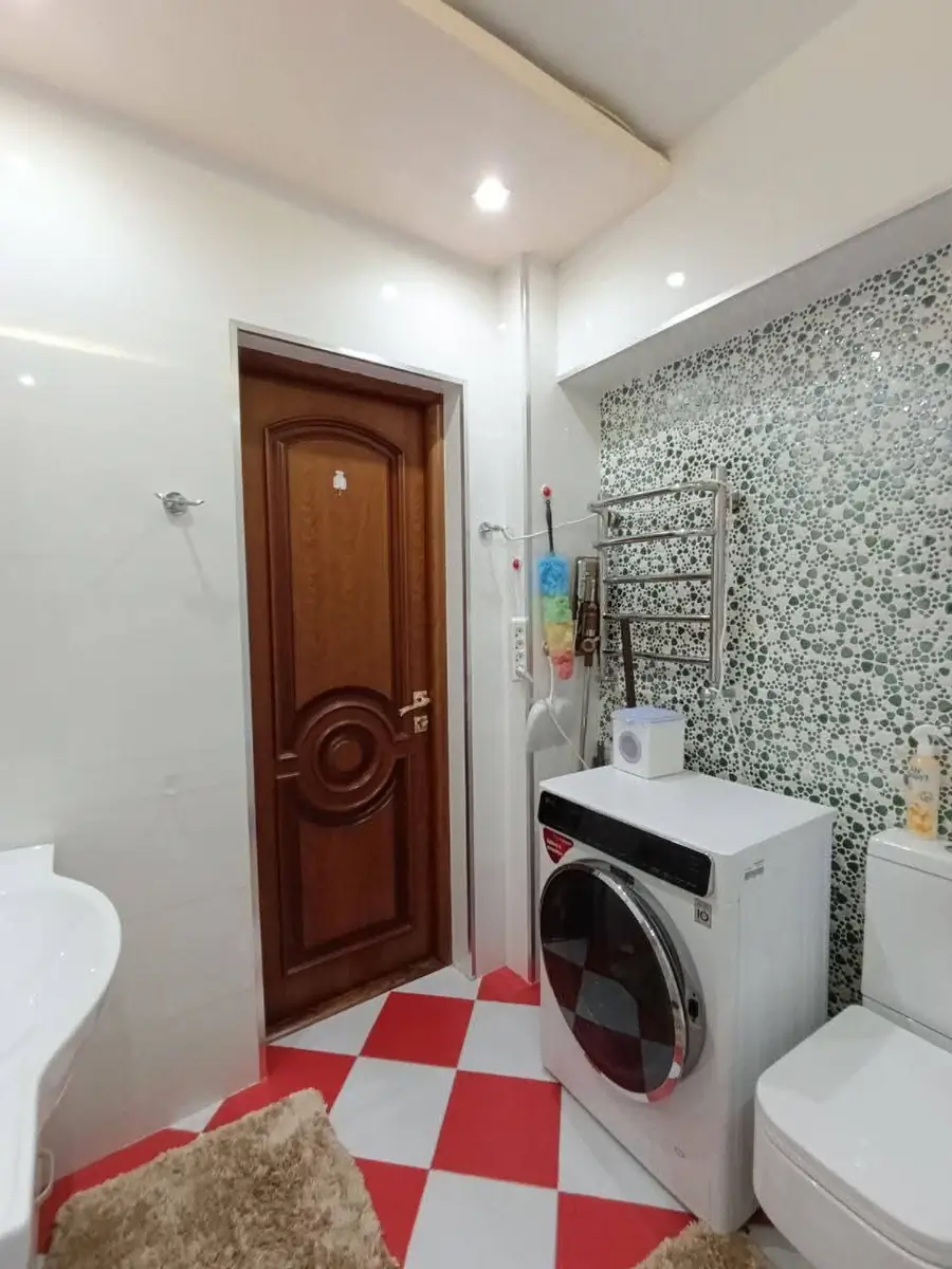 Сдается 3-комнатная квартира − 90 м²