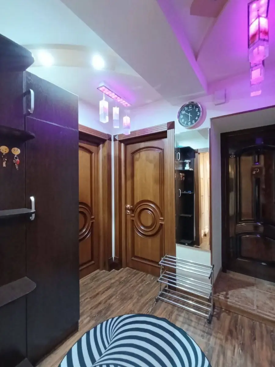 Сдается 3-комнатная квартира − 90 м²