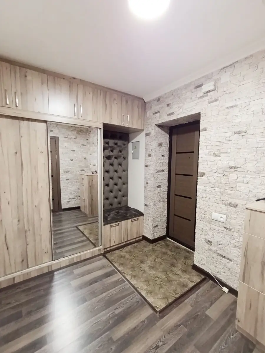 Сдается 2-комнатная квартира − 46 м²