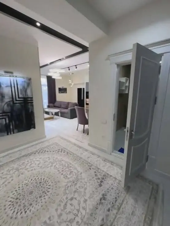 Сдается 3-комнатная квартира − 80 м²