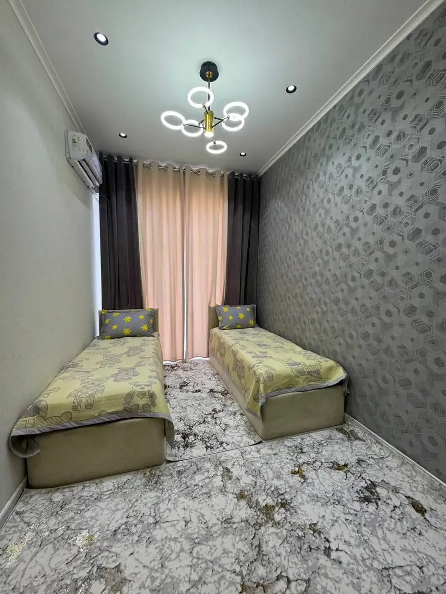 Сдается 3-комнатная квартира − 80 м²