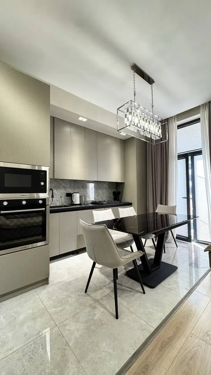 3 xonali kvartira − 80 m², 6/10 qavat