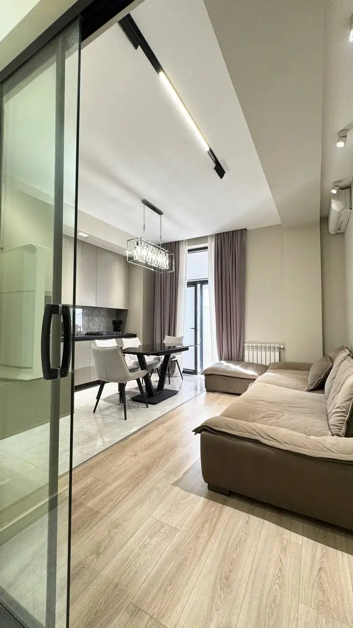 3 xonali kvartira − 80 m², 6/10 qavat