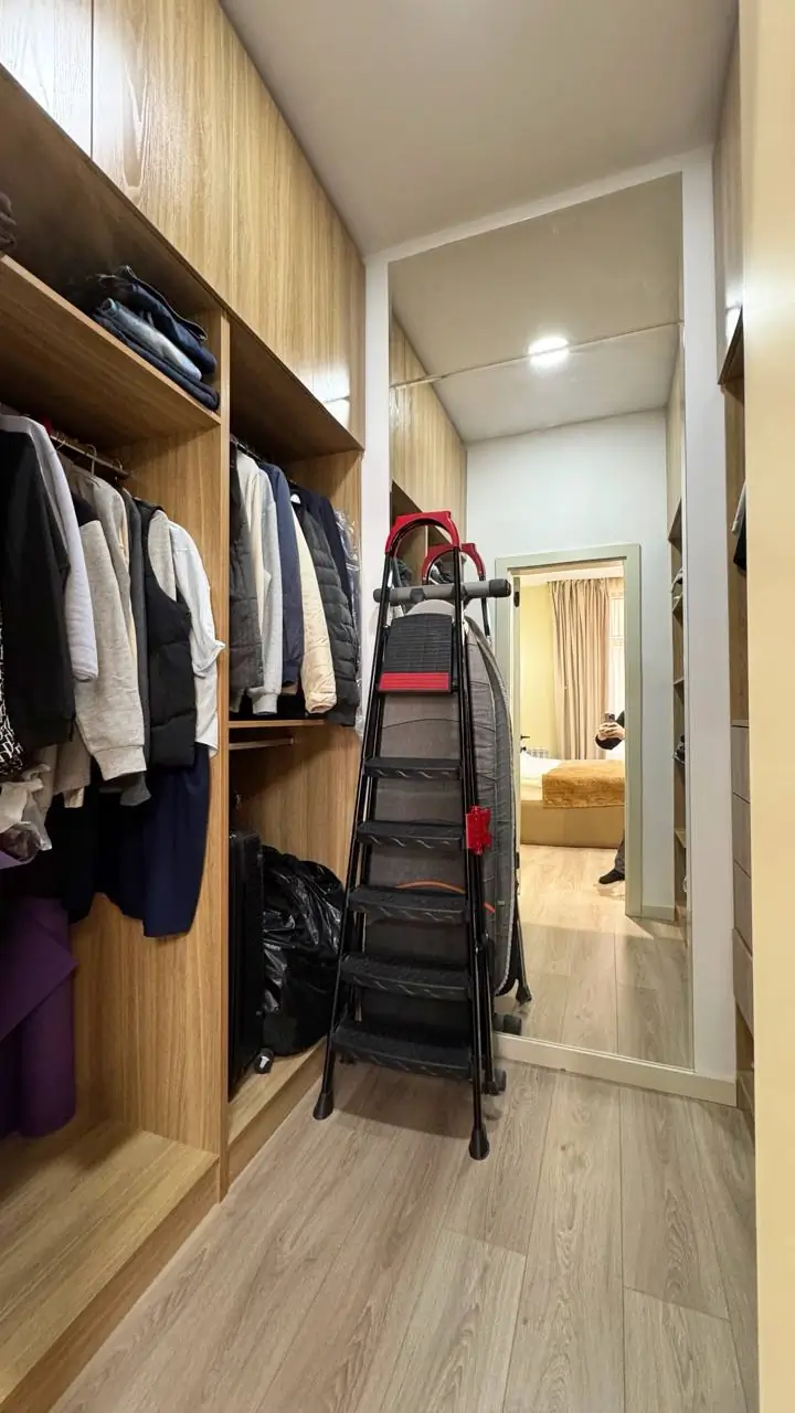 3 xonali kvartira sotiladi − 80 m²