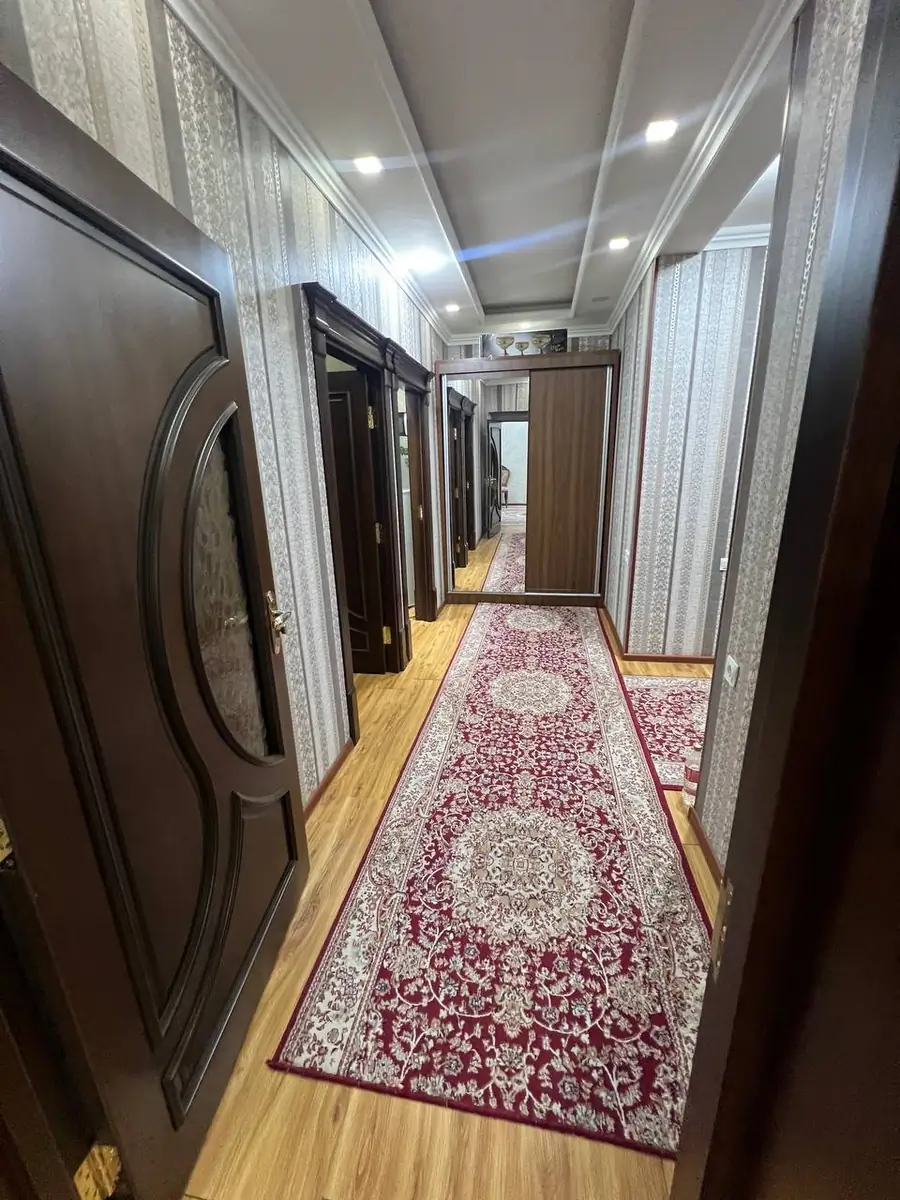 Продается 2-комнатная квартира − 66 м²