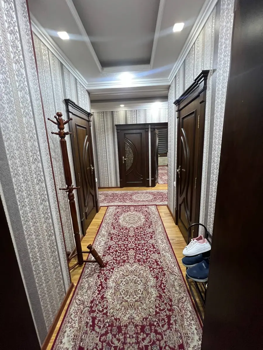 Продается 2-комнатная квартира − 66 м²