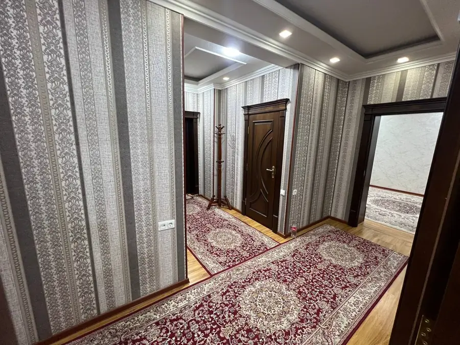 Продается 2-комнатная квартира − 66 м²