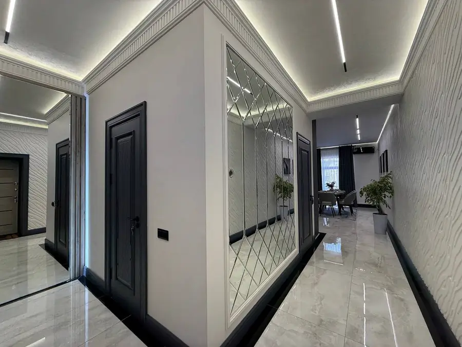 Продается 3-комнатная квартира − 100 м²