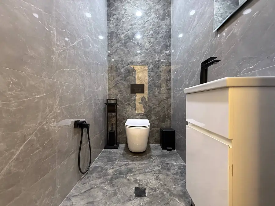 Продается 3-комнатная квартира − 100 м²