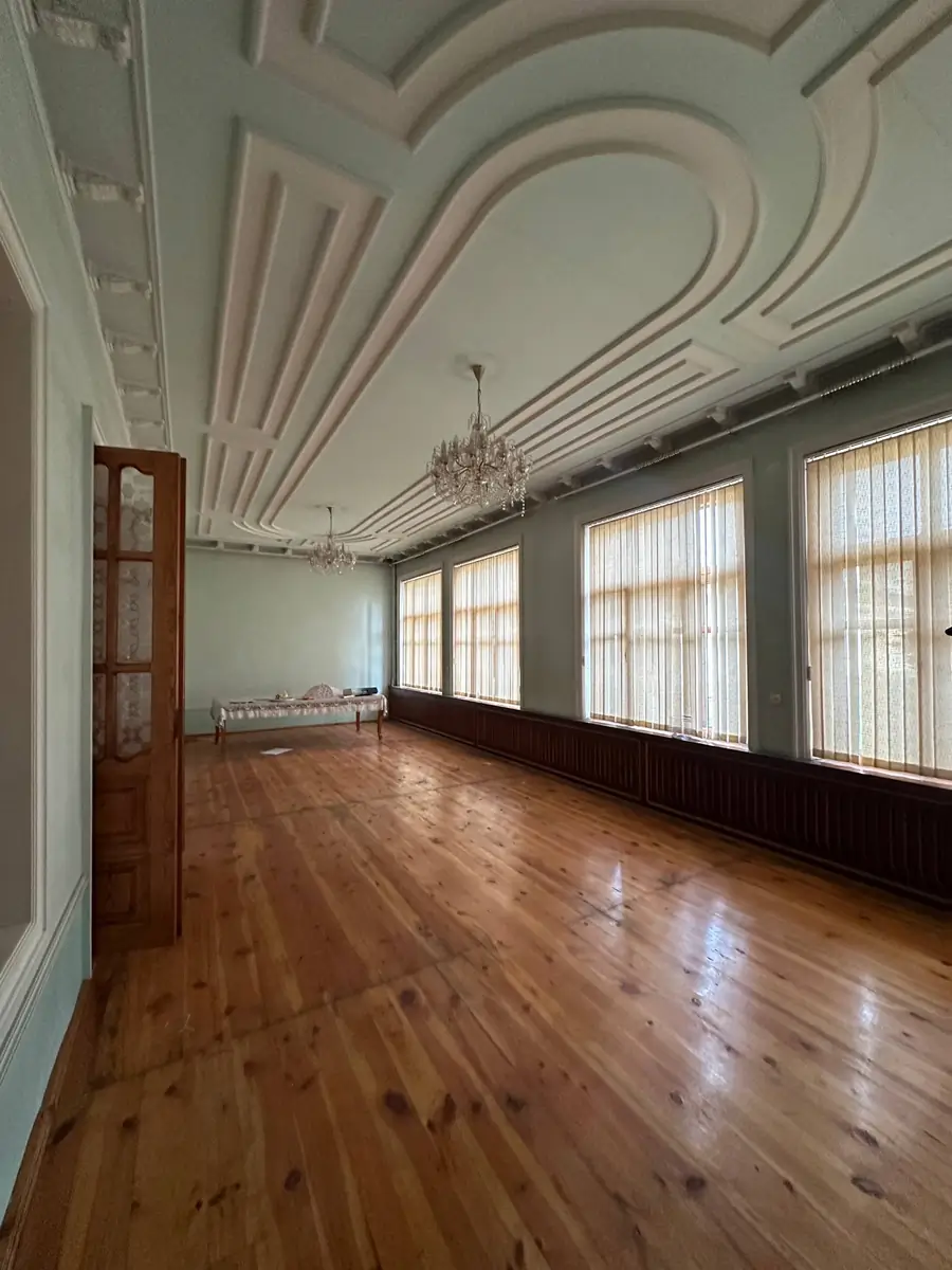 2 qavatli uy sotiladi − 13 m²