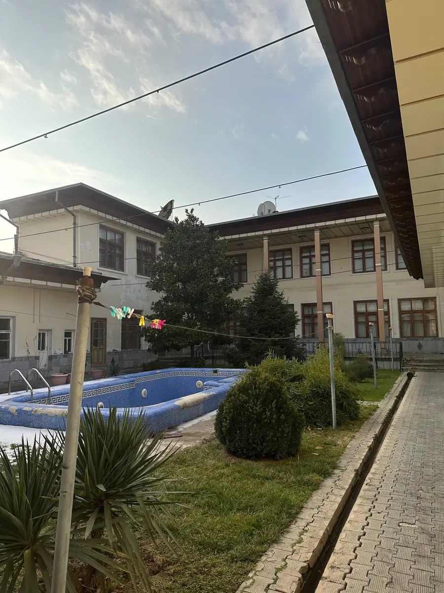 2 qavatli uy sotiladi − 13 m²