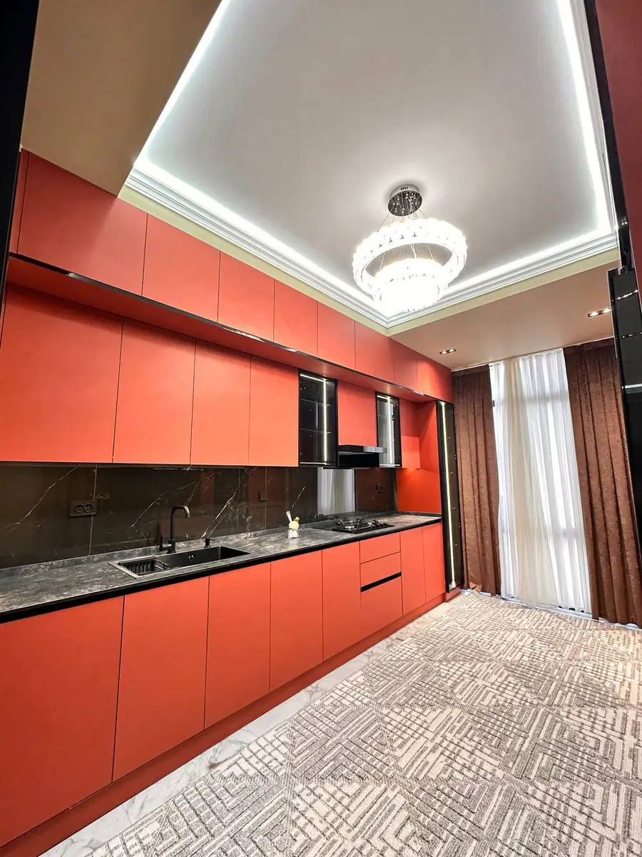 Продается 3-комнатная квартира − 90 м²