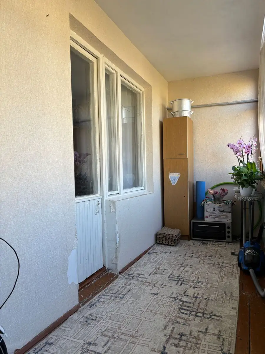 Продается 2-комнатная квартира − 50 м²