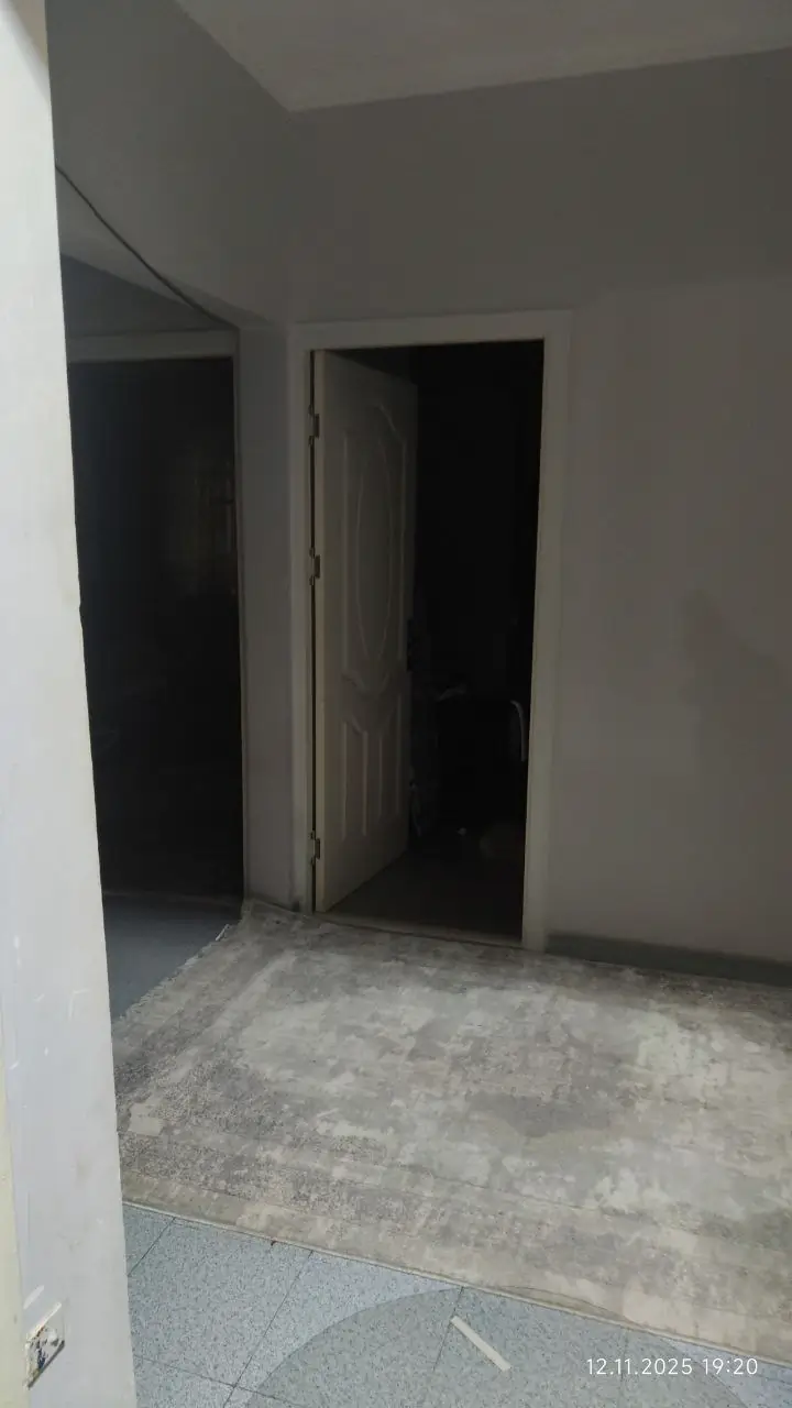 1 xonali kvartira sotiladi − 50 m²