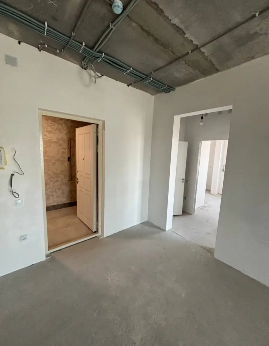 2 xonali kvartira sotiladi − 53 m²