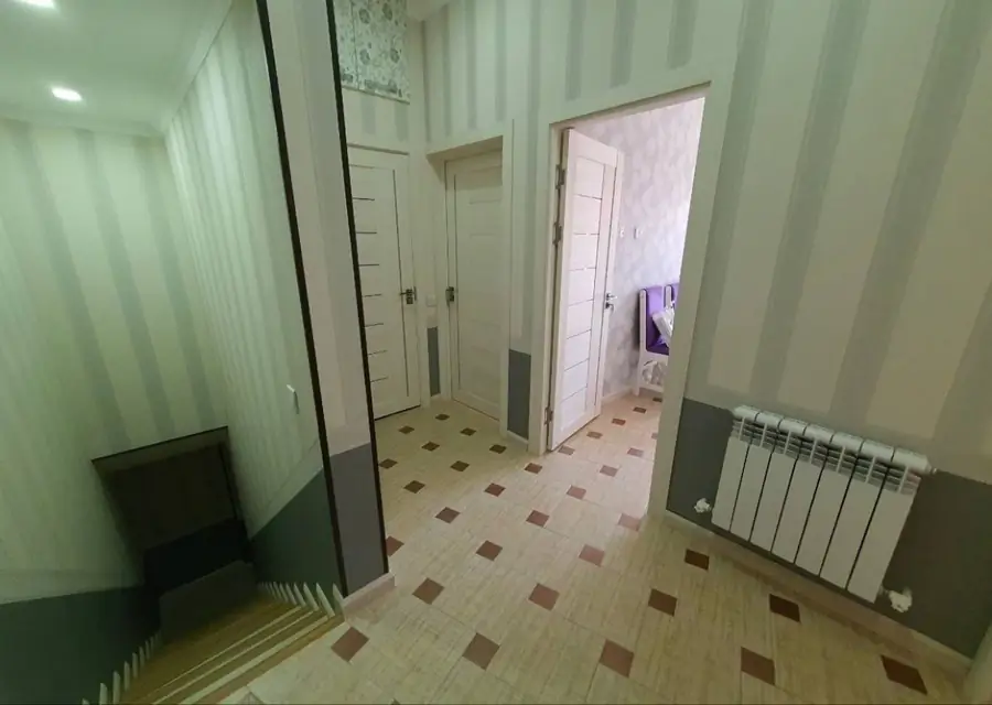 4 xonali kvartira sotiladi − 128 m²