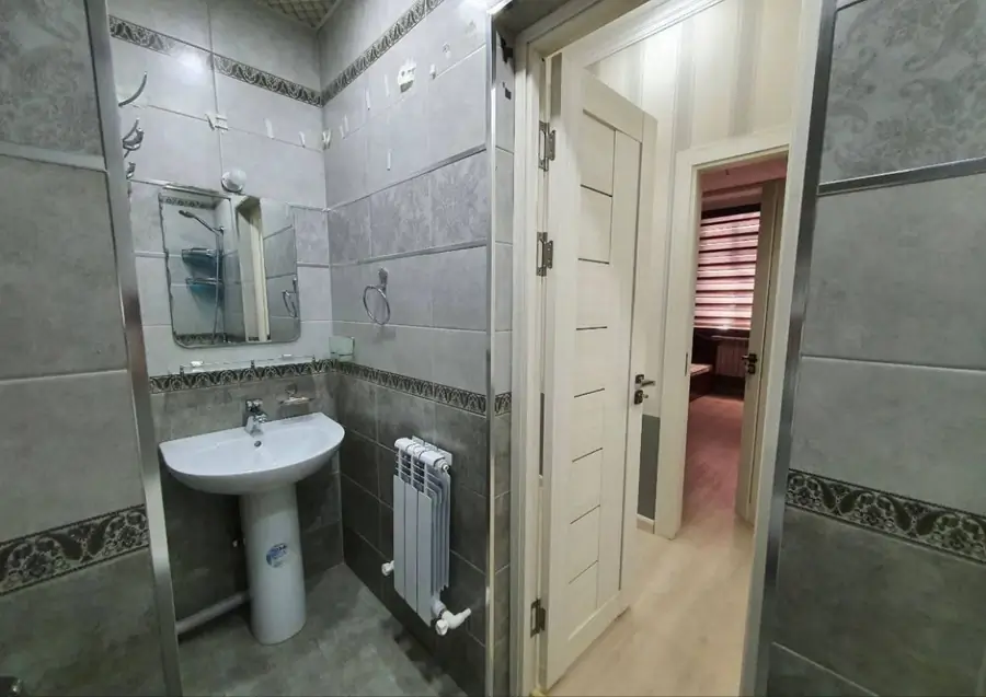 4 xonali kvartira sotiladi − 128 m²