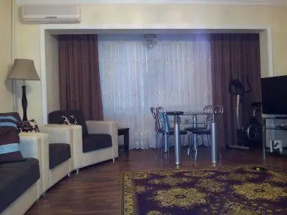 2 xonali kvartira sotiladi − 63 m²