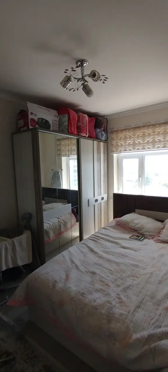 4 xonali kvartira sotiladi − 105 m²