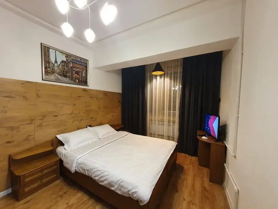 2 xonali kvartira sotiladi − 50 m²