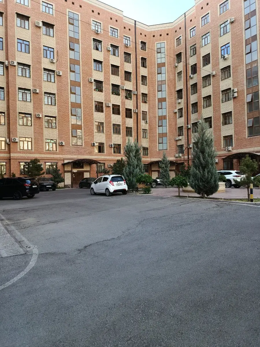 5 dan ortiq xonali kvartira − 331 m², 1/8 qavat